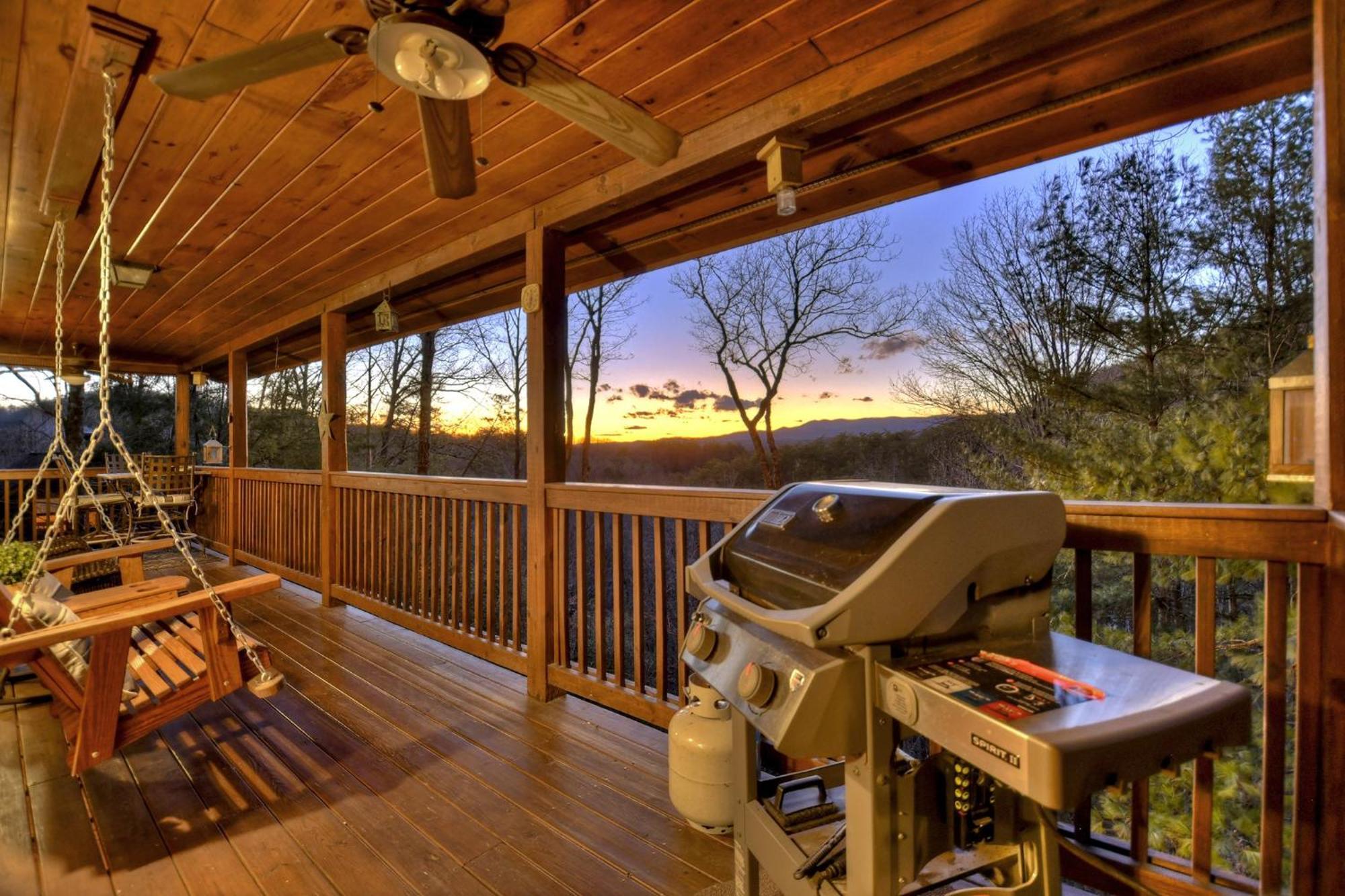 Villa Talking Leaves Hot Tub Firepit And Comfy King Beds Ellijay Exterior foto