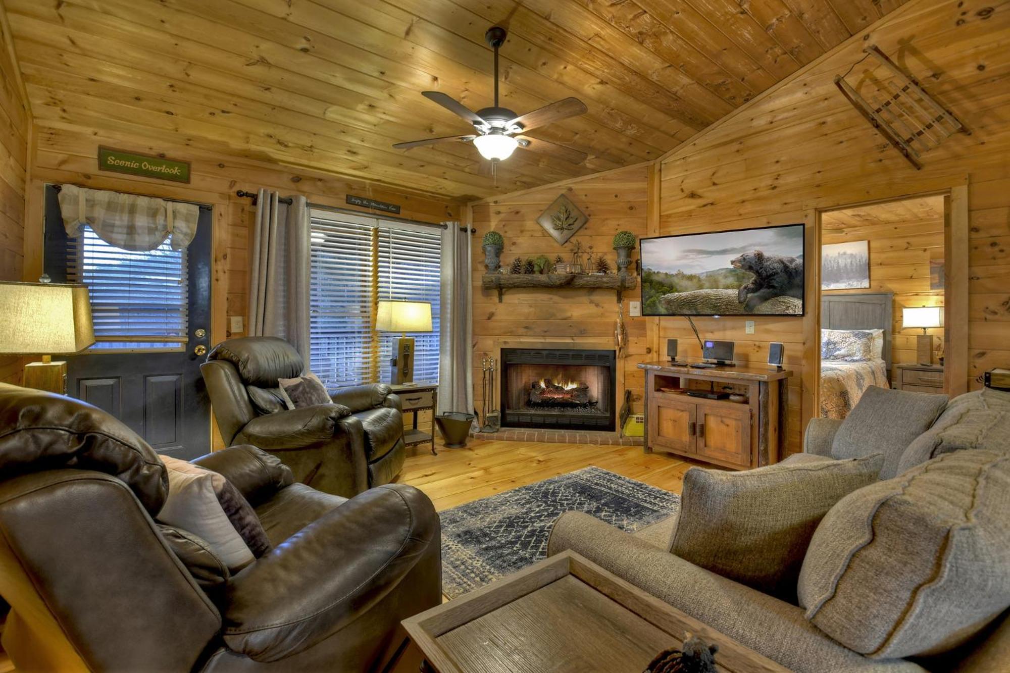 Villa Talking Leaves Hot Tub Firepit And Comfy King Beds Ellijay Exterior foto