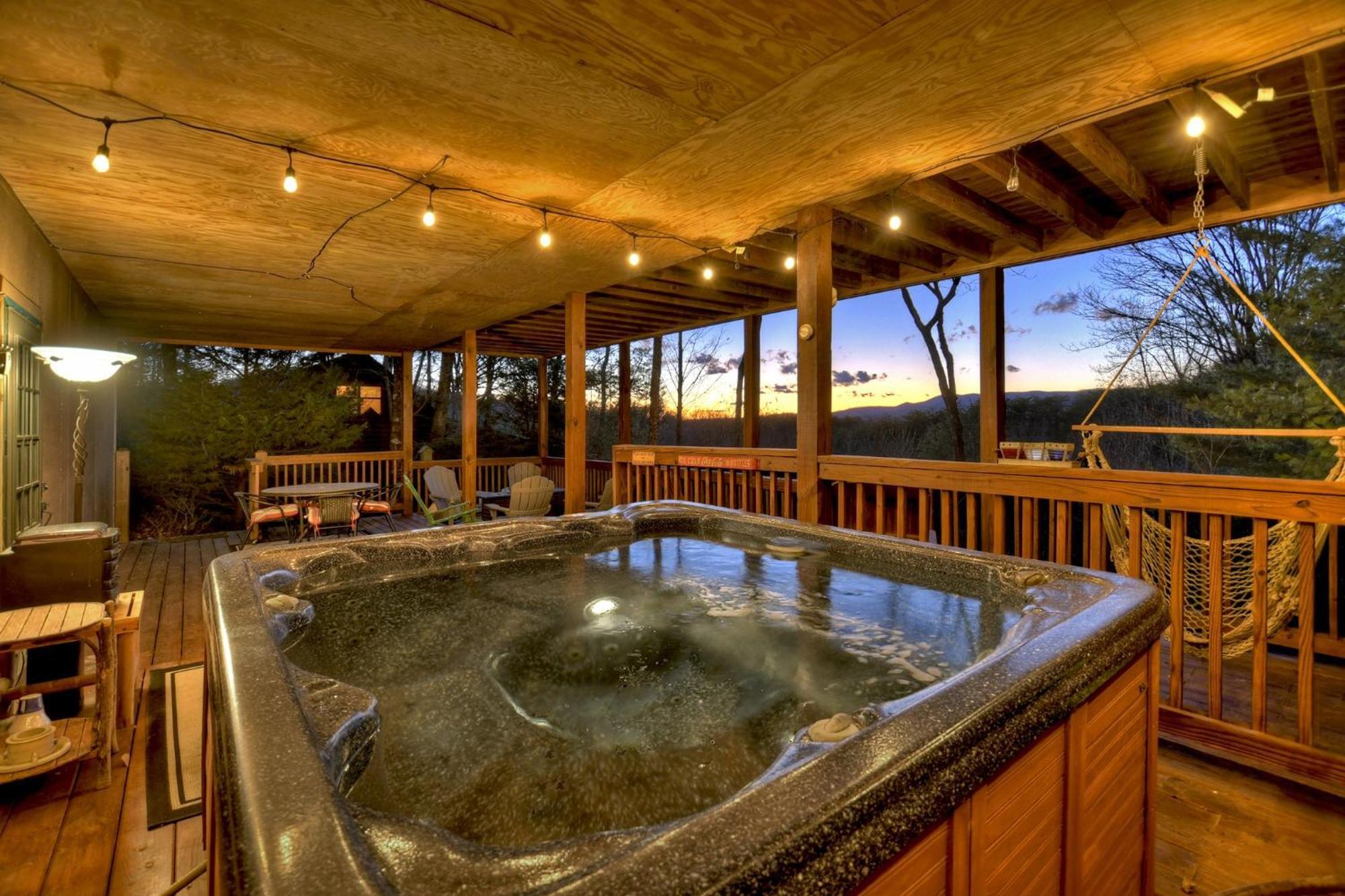 Villa Talking Leaves Hot Tub Firepit And Comfy King Beds Ellijay Exterior foto